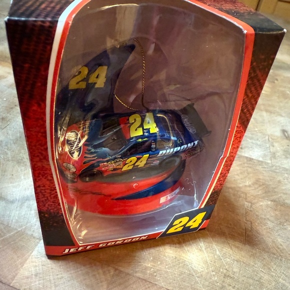 2008 Jeff Gordon #24 Race Car NASCAR Christmas Ornament New in Box - Picture 11 of 11